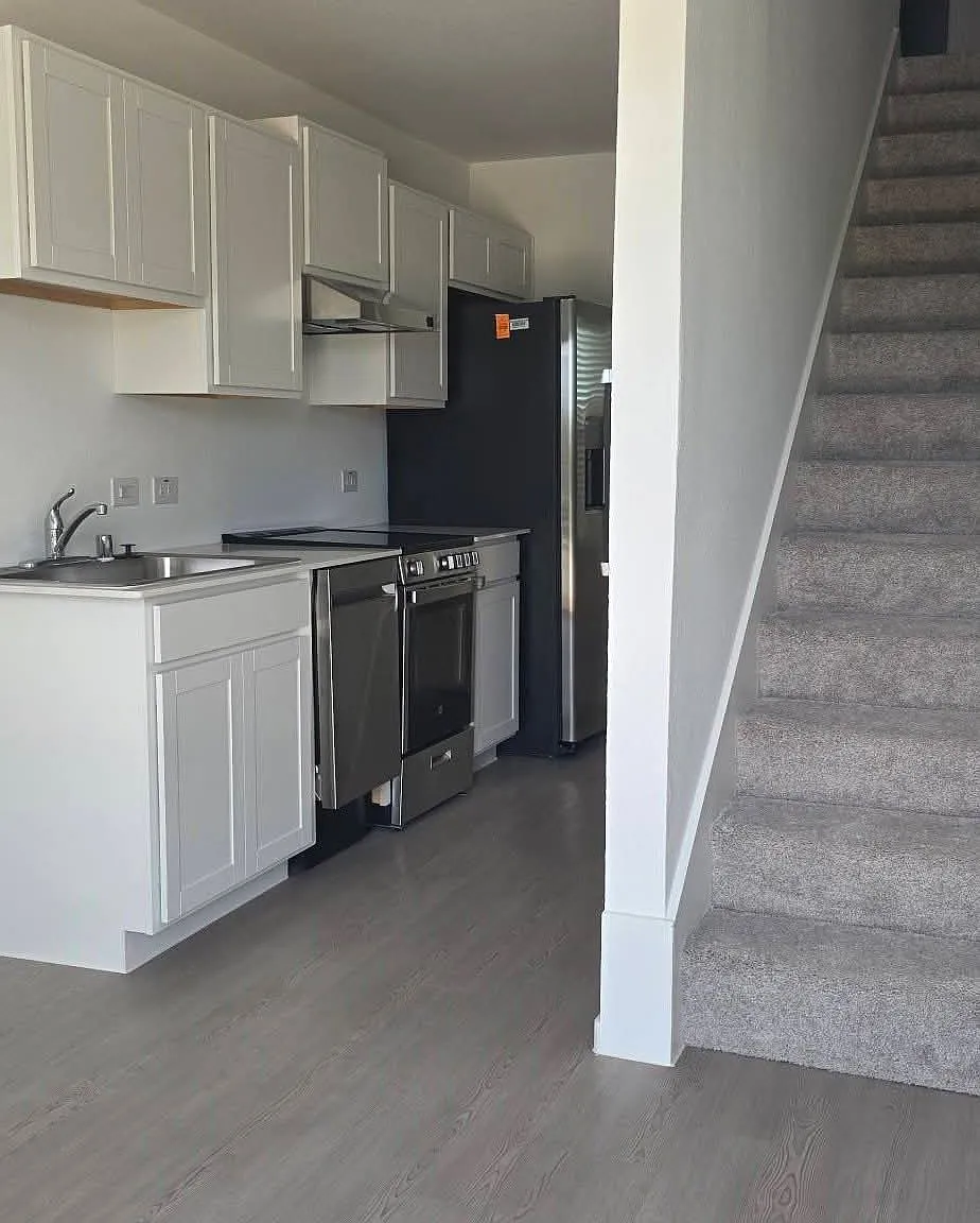 1 bed, 661 sqft, $1,300 — Photo 2