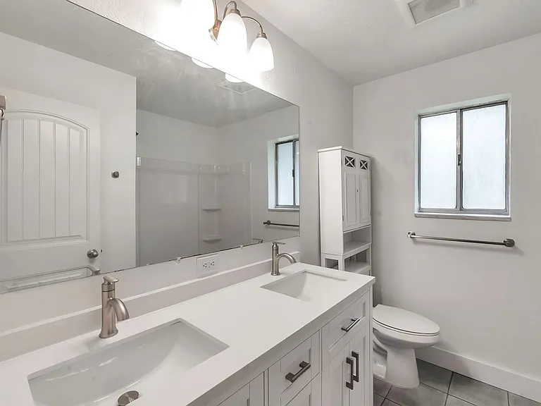 2151 W 300 N — Photo 11