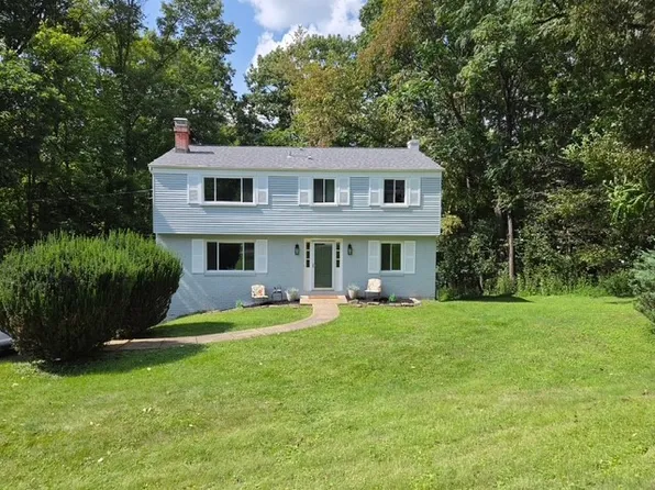 111 Greyfriar Dr, Pittsburgh, PA 15215