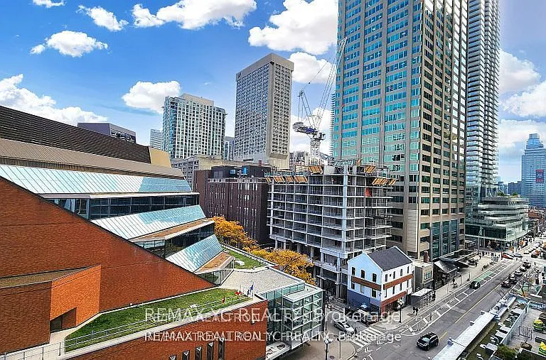 1 Yorkville Ave #710 — Photo 33