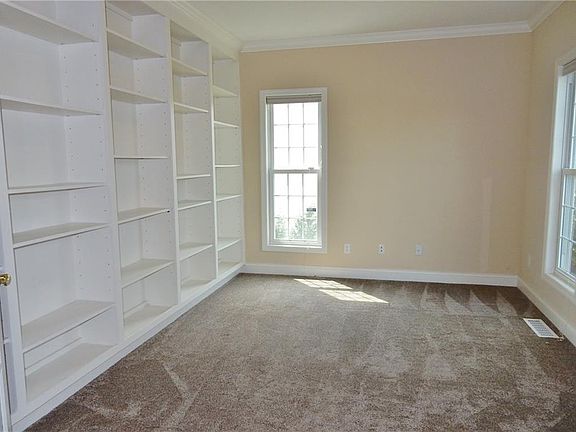 5th image of 114 Woodgreen Dr