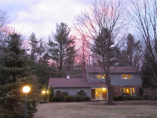 42 Wardwell Ln, Woodstock, NY 12498