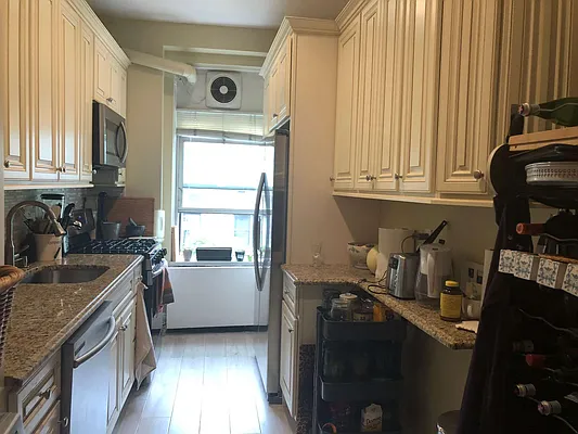 Rented by Moving Forward Real Estate NYC | media 64