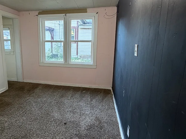 216 1/2 N Peach St — Photo 7