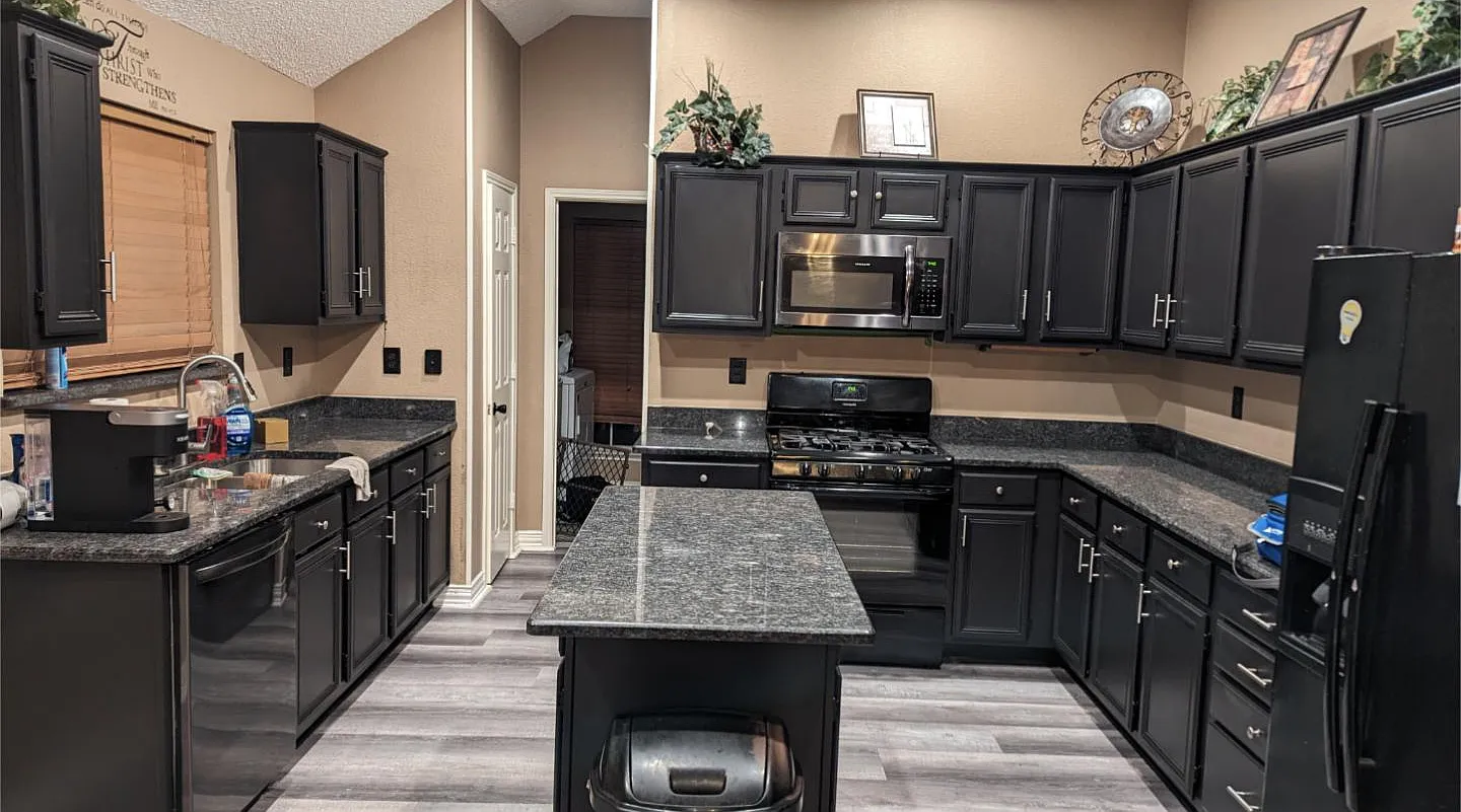 3 bed, 1918 sqft, $3,000 — Photo 3