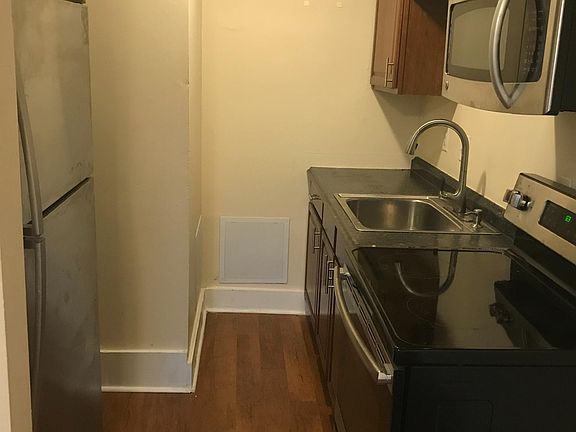 5th image of 824 Christian Pl #23