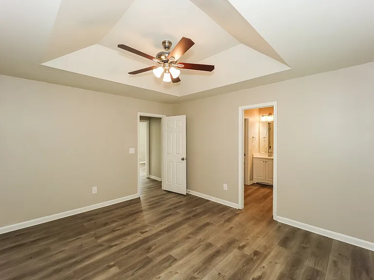 575 Sycamore Dr — Photo 10