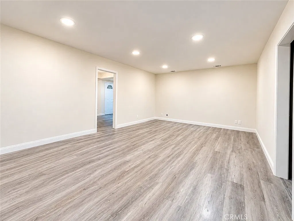 3 bed, 1246 sqft, $3,095 — Photo 3