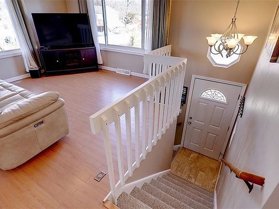 3rd image of 31 Serenity Ct