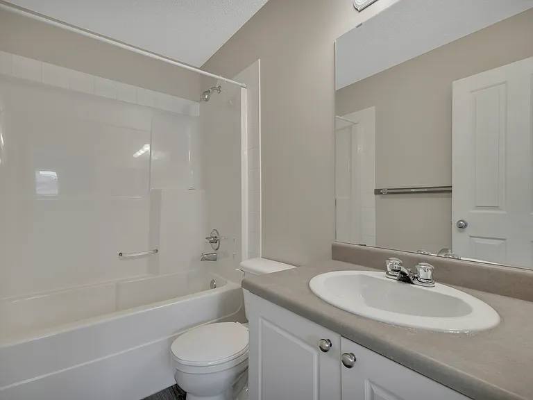37 Vaughn Ave #37 — Photo 36