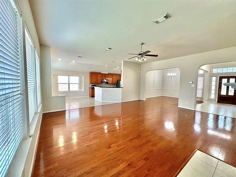 1307 Surecrop Ln — Photo 6