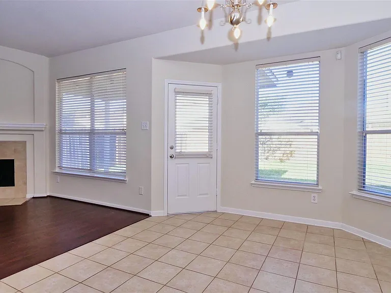25206 Bright Hollow Ln — Photo 6