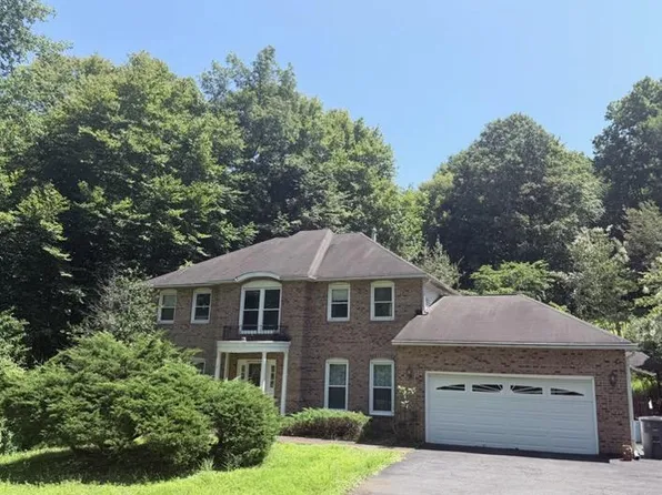 6001 River Forest Dr, Manassas, VA 20112
