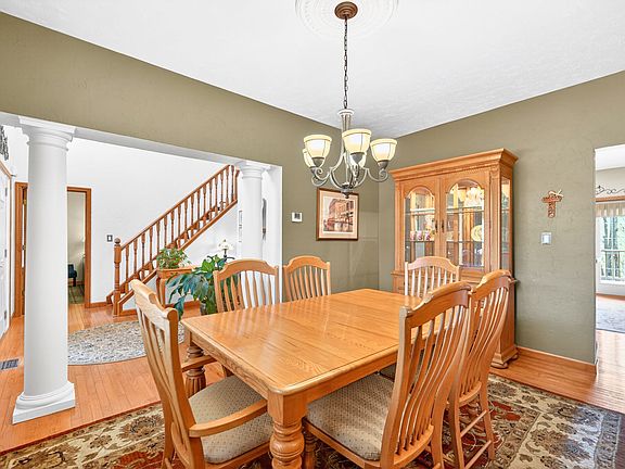 5th image of 12426 Carmichael Cir