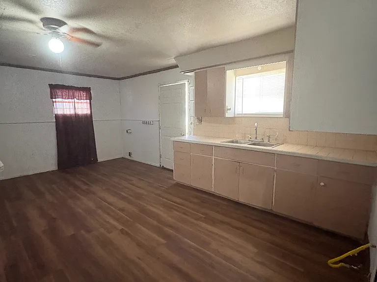 3503 E 15th St — Photo 7