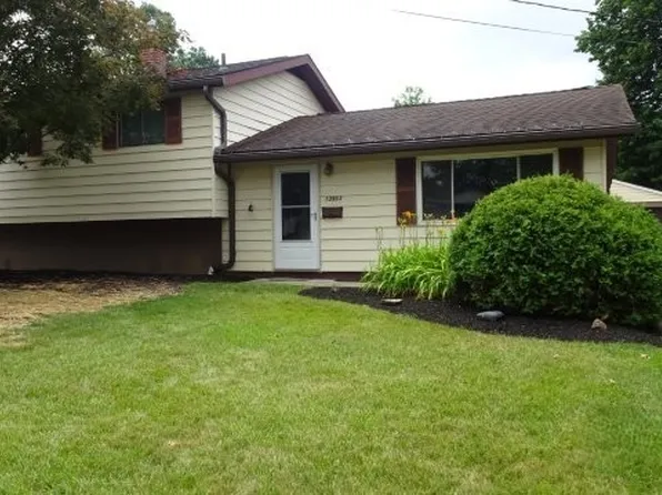 13963 Havendale Dr, Brookpark, OH 44142
