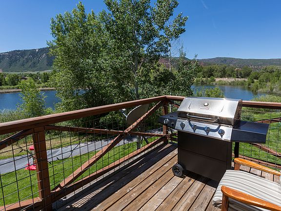 2nd image of 406 Lakeside Dr