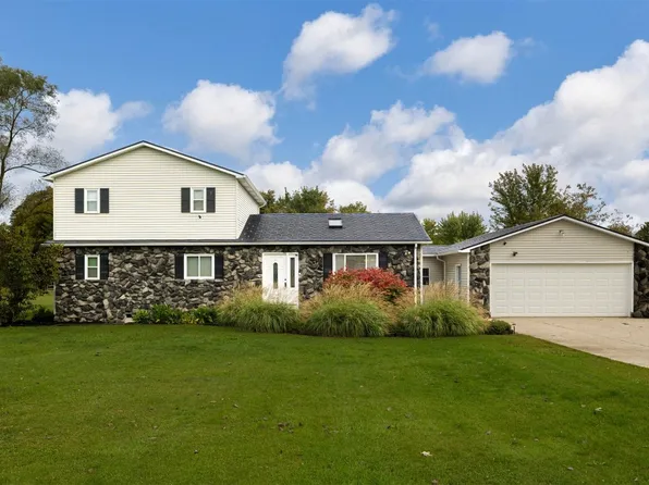 9876 Peach St, Girard, PA 16417