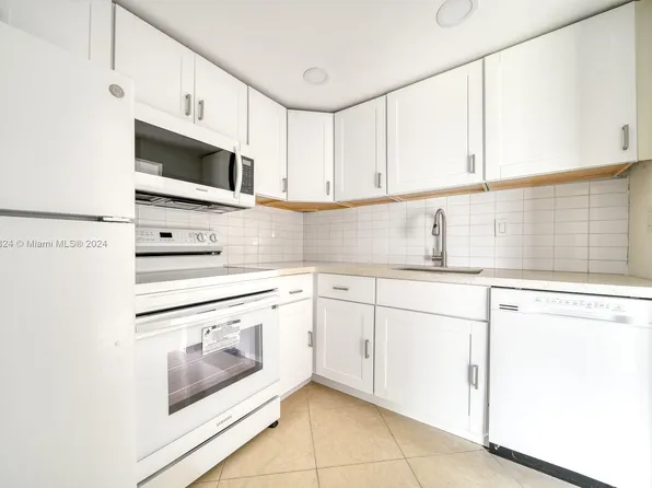 496 NW 165th Street Rd APT D316, Miami, FL 33169