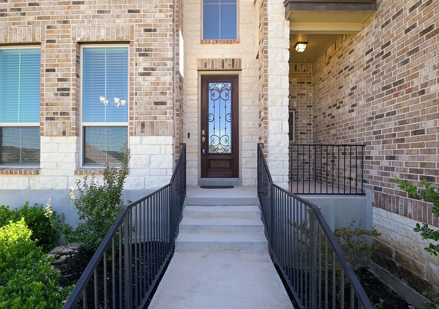 Where Comfort Meets Style: Exceptional 5-Bedroom Family Home — Photo 3