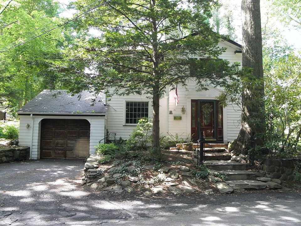 1st image of 34 Tulip Ave