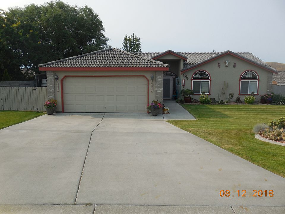 1st image of 2606 Ficus Dr