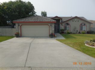 2606 Ficus Dr, West Richland, WA