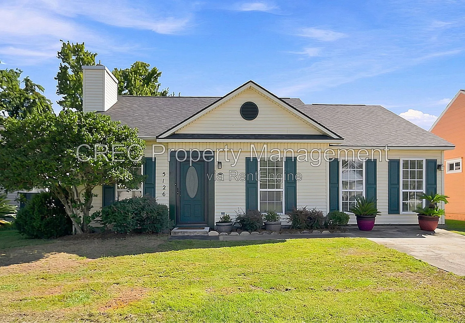 3 bed, 1.0 bath, 1268 sqft, $2,000 — Photo 2