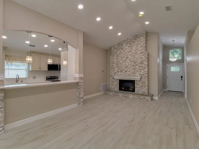 131 Andrews Rd — Photo 2