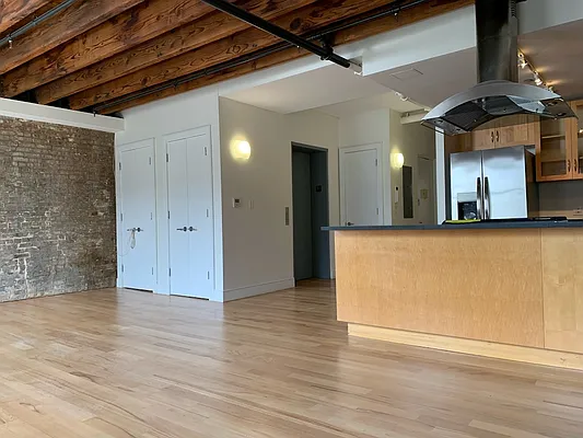 Rented by The Durst Organization | media 21