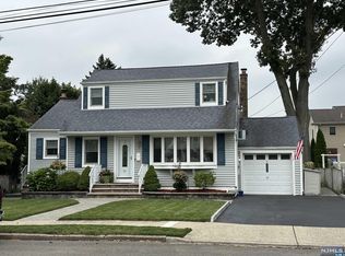 561 Willow Ave, Saddle Brook, NJ 07663