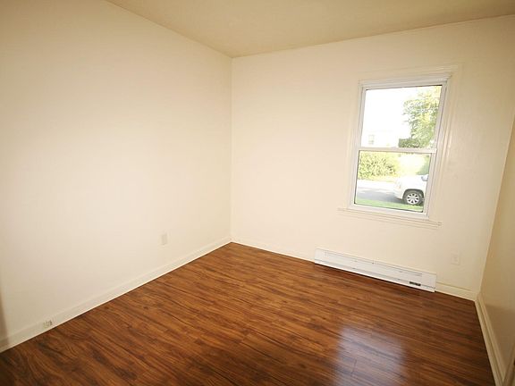 4th image of 3200 Sussex Dr