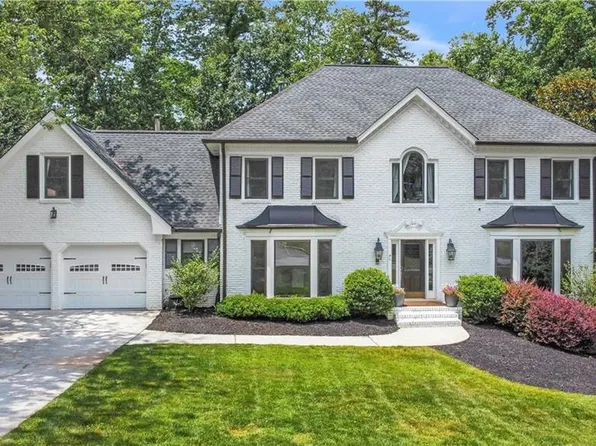7010 Hunters Knl, Sandy Springs, GA 30328