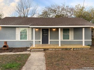 962 Avenue G, Poteet, TX 78065