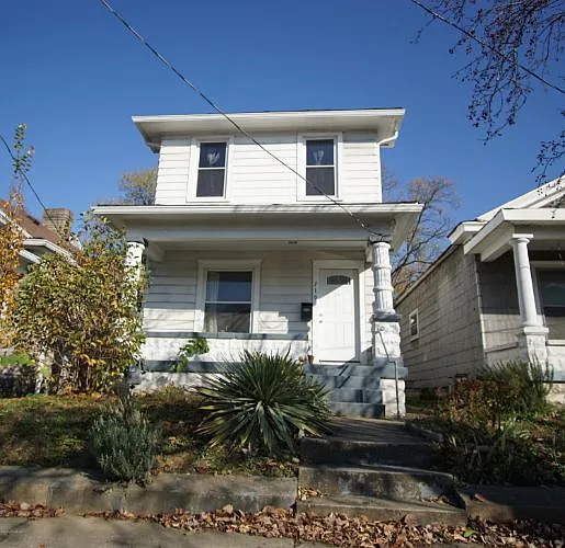 719 Gwendolyn St photo 1