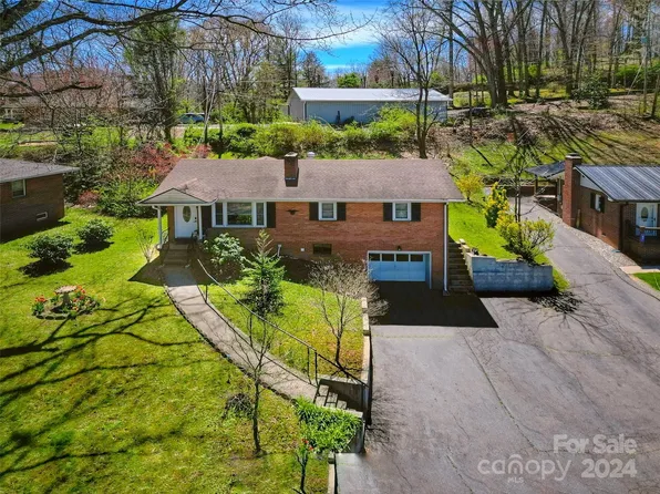 90 Orchard View Dr, Waynesville, NC 28786