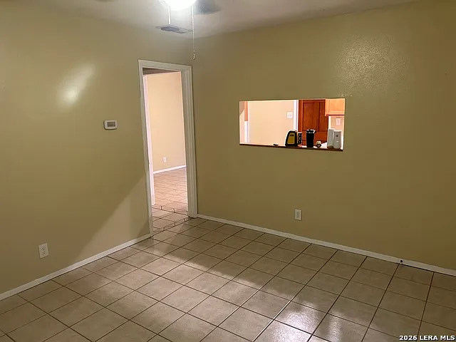 4 bed, 1.5 bath, 1004 sqft, $1,325 — Photo 2