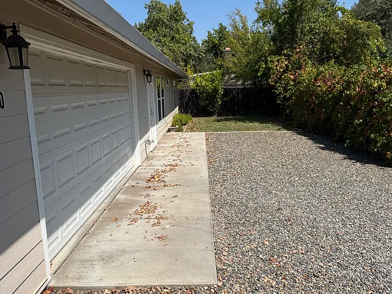 9710 Kent St — Photo 10