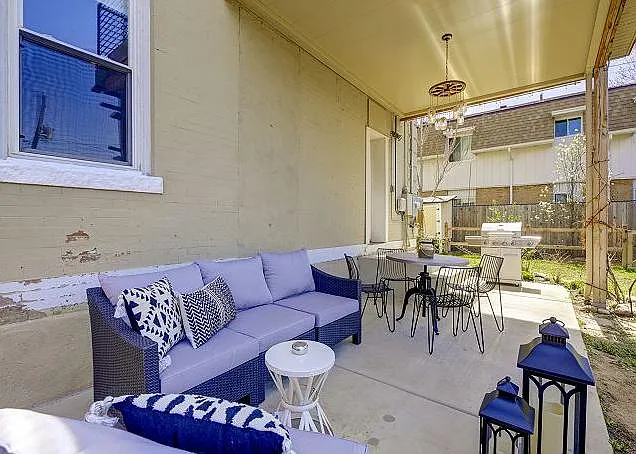 2429 N Downing St — Photo 36