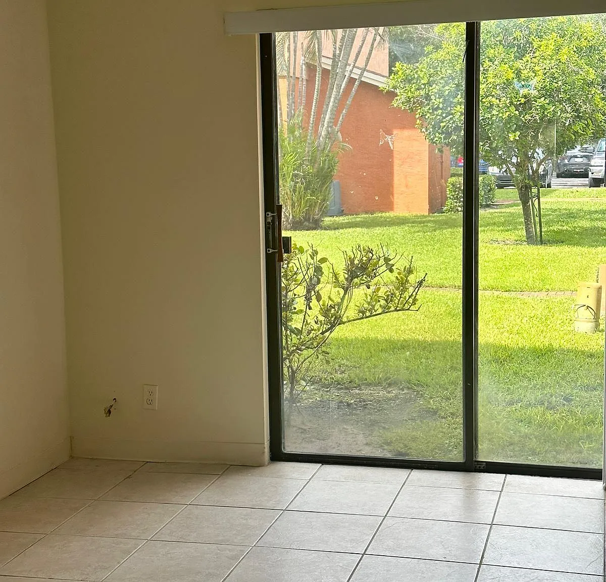 2 bed, 1.0 bath, 800 sqft, $1,949 — Photo 3