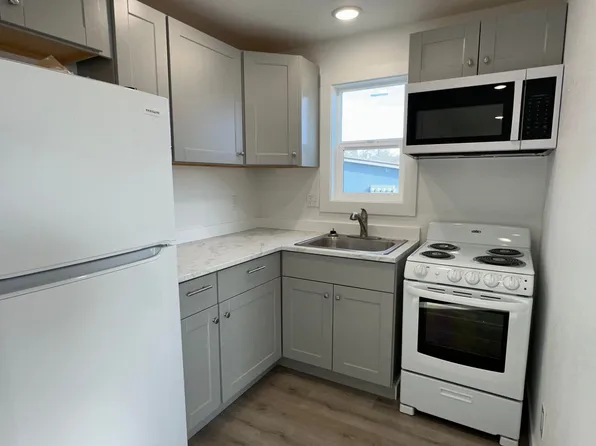 The Pines Apartments, 305 NW 8th Ave #337, Ontario, OR 97914