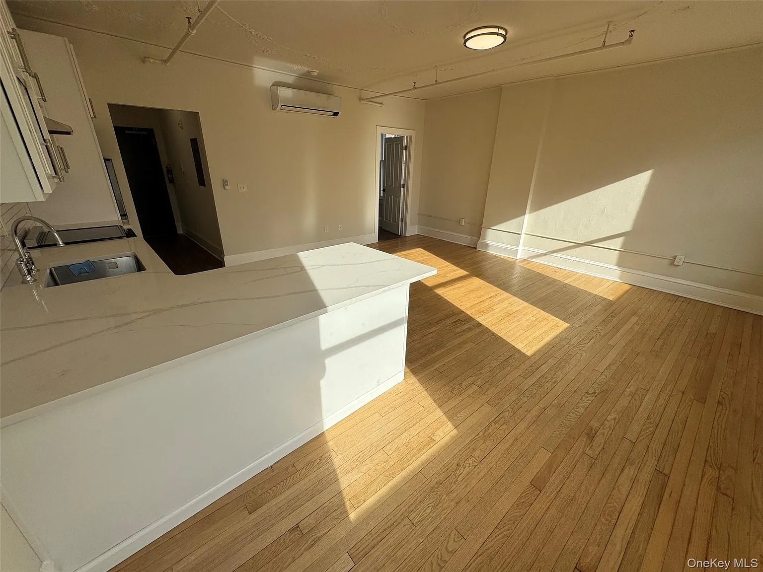 1 bed, 1.0 bath, 700 sqft, $1,650 — Photo 3