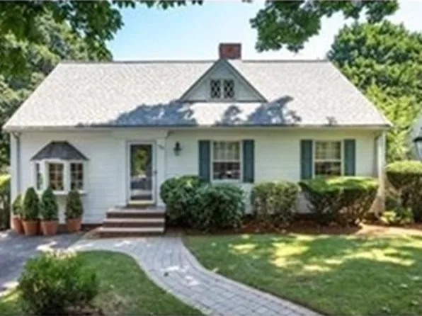 98 George St, Arlington, MA 02476