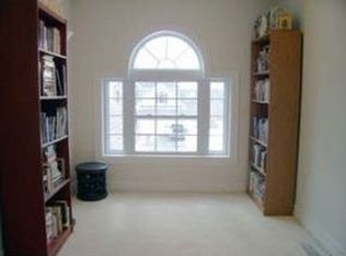 18 King Point Cir S, Owego, NY