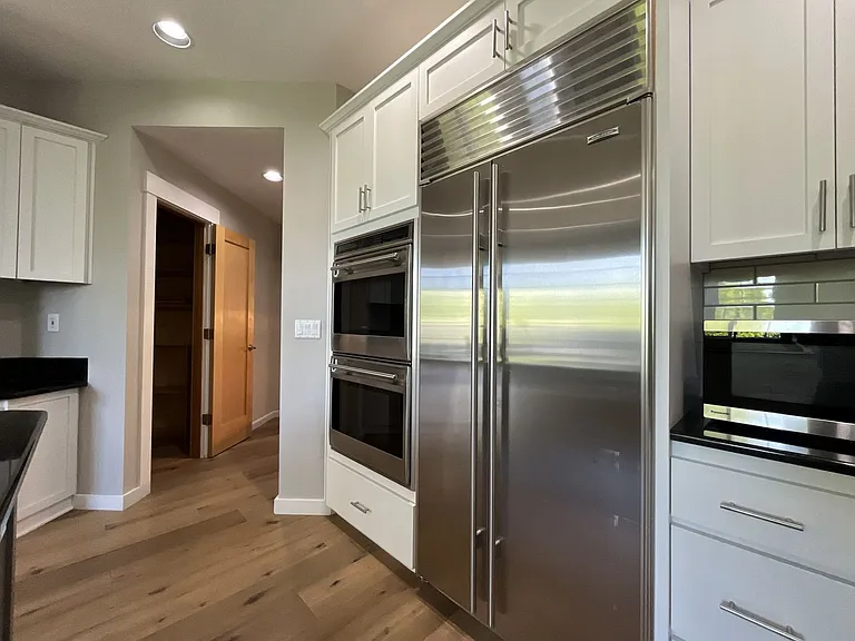 224 NW Sundown Way — Photo 15