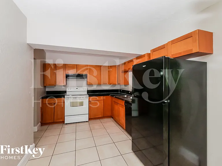 4531 NE 5th Ave — Photo 10