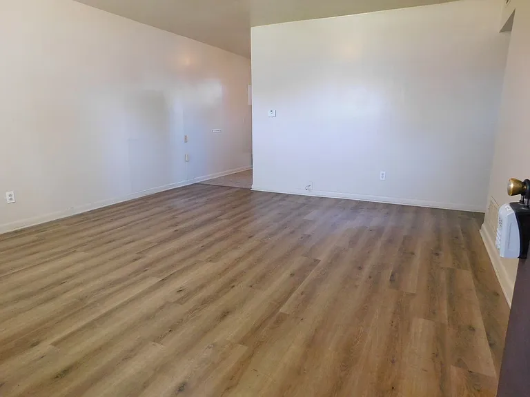 1368 Elm Ave — Photo 3