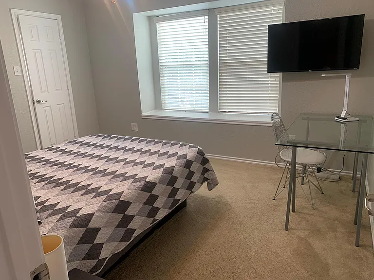 Bedroom 2 entry.