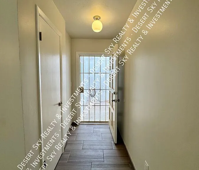 3043 Hillrise Dr — Photo 4