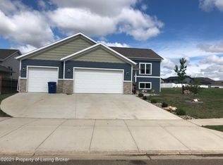 3305 Stephanie Dr, Dickinson, ND 58601